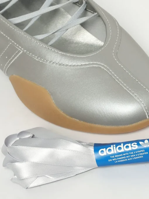Ballerina Taekwondo Adidas Originals in pelle laminata