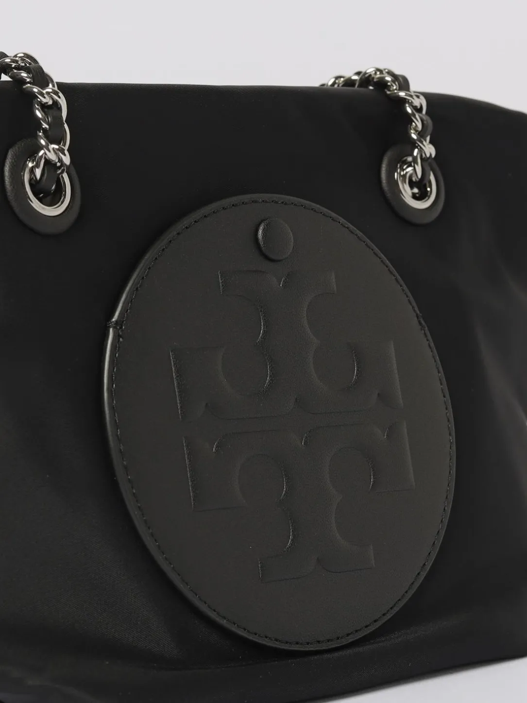 Borsa Ella Tory Burch in nylon riciclato e pelle bio-based