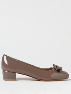 Décolleté Vara Ferragamo in pelle verniciata