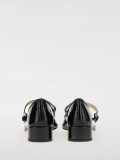 Mary Jane Repetto in vernice