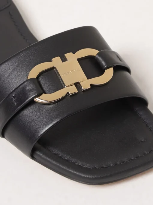 Mules Gancini Ferragamo in pelle