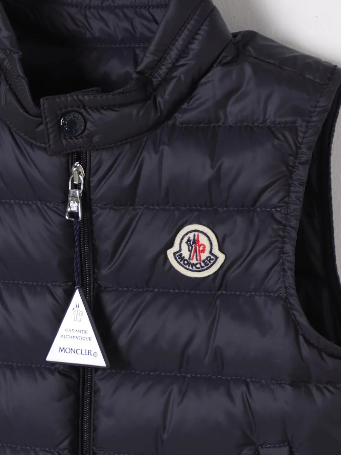 Piumino a gilet con logo Moncler in nylon imbottito