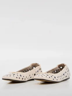 Ballerina Amy Golden Goose in pelle con occhielli metallici