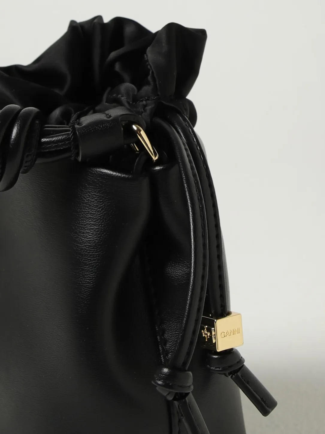 Borsa a secchiello Ganni Bou sfumata