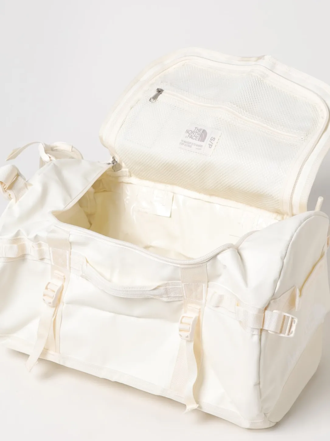 Borsa Duffel Base Camp The North Face in tessuto tecnico riciclato