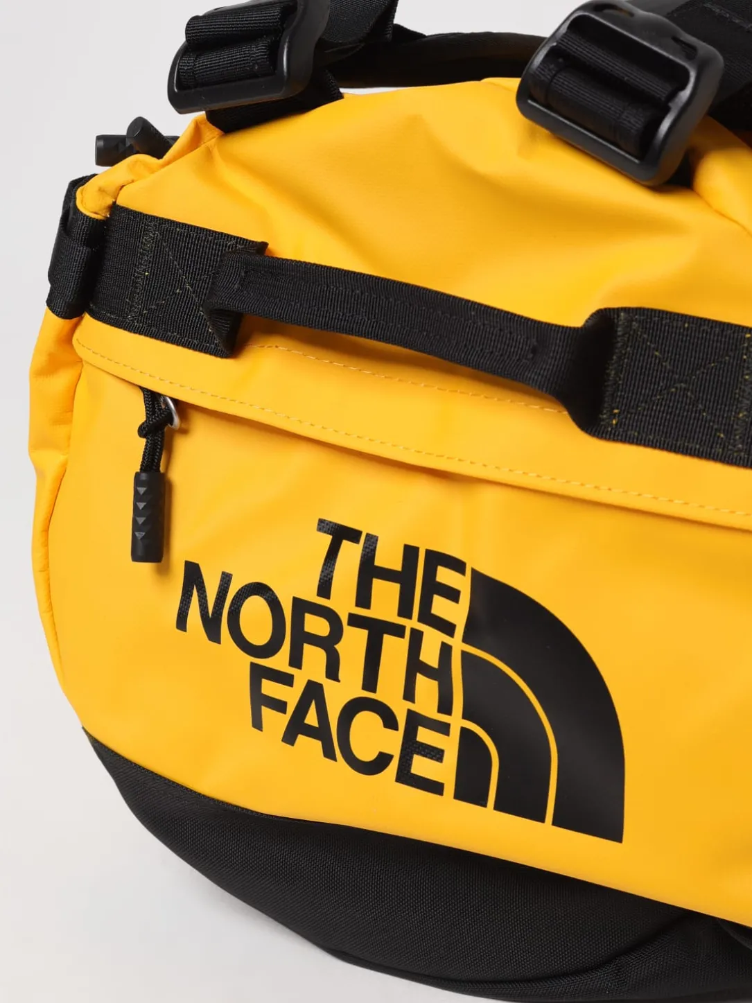 Borsa Duffel Base Camp The North Face in tessuto tecnico riciclato