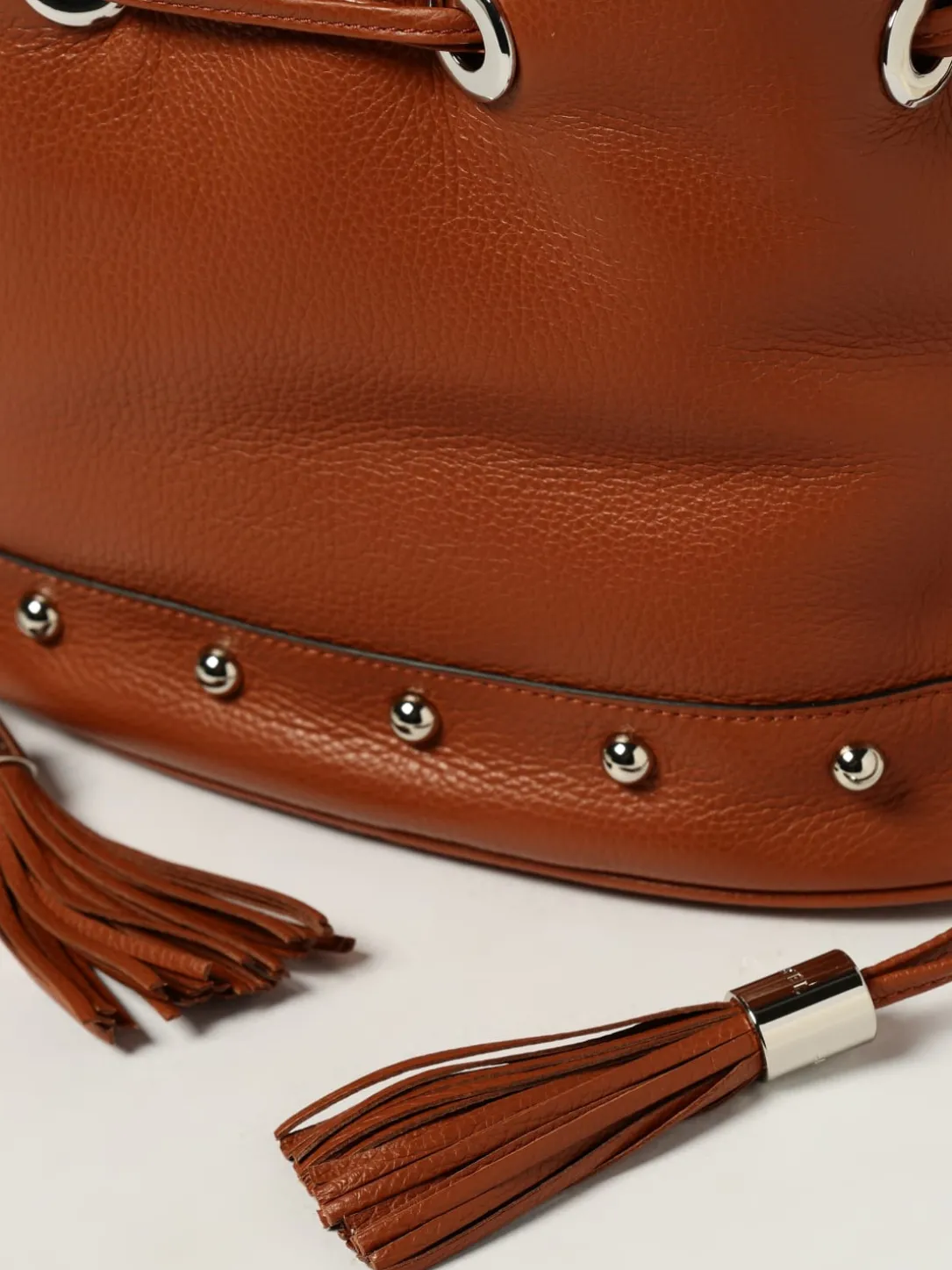 Borsa Lancel in pelle a grana con borchie