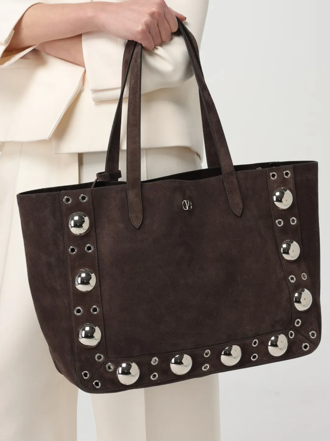 Borsa Nellcôte Valentino Garavani in camoscio con borchie ed occhielli