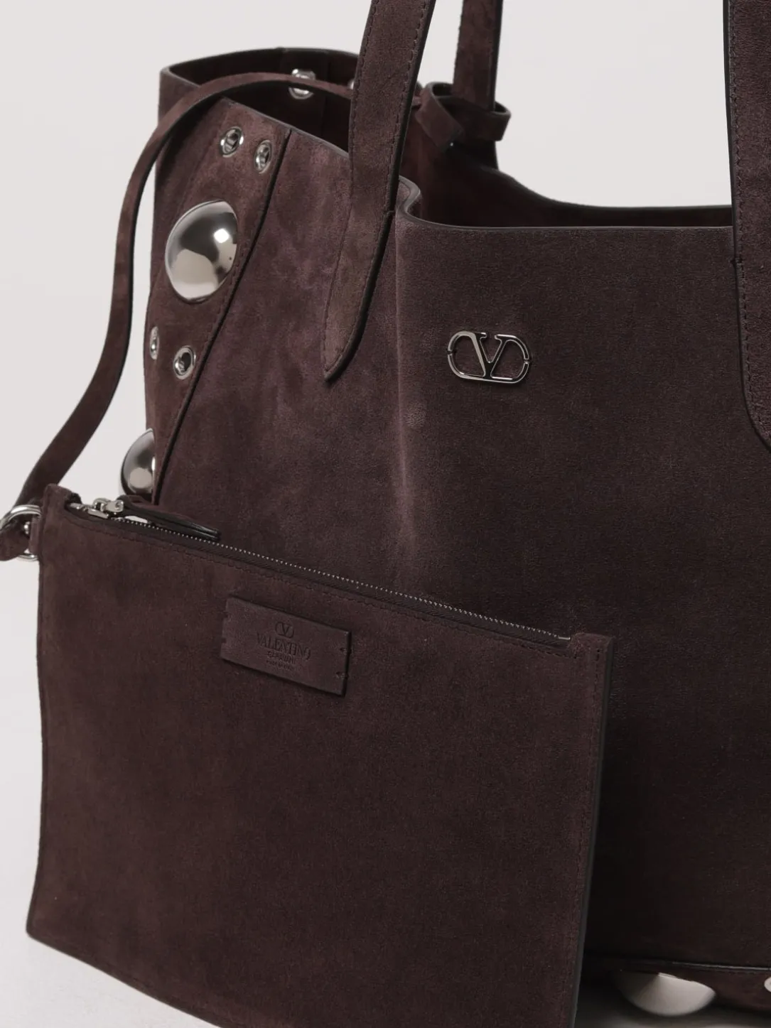 Borsa Nellcôte Valentino Garavani in camoscio con borchie ed occhielli