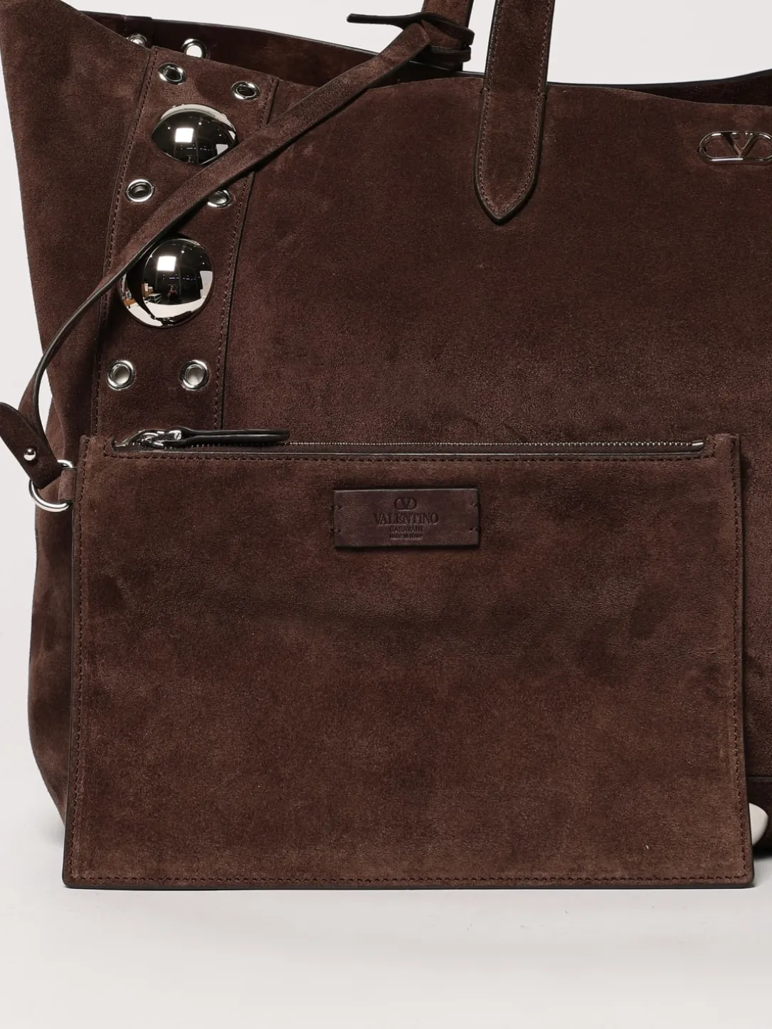 Borsa Nellcôte Valentino Garavani in camoscio con borchie ed occhielli