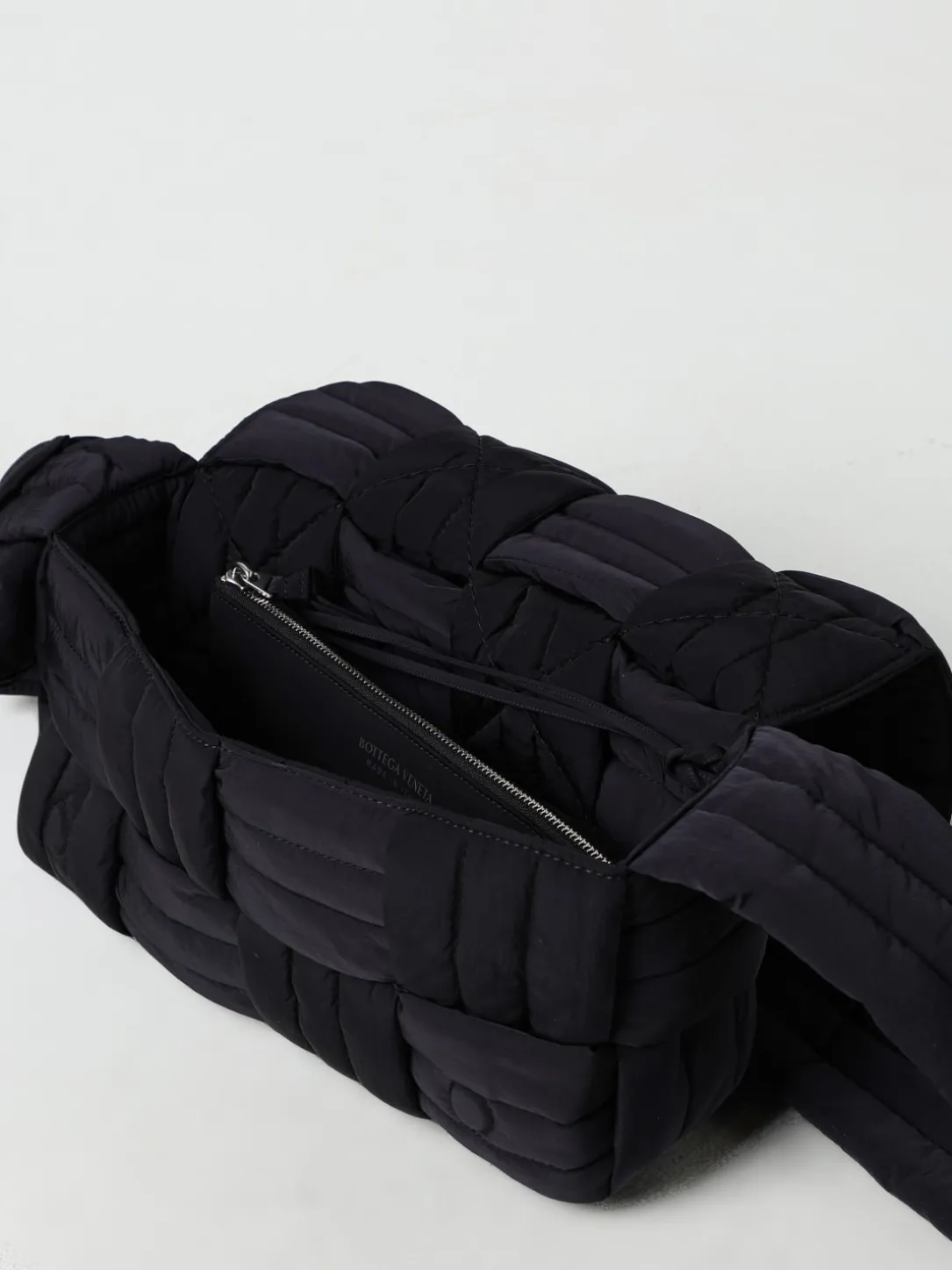 Borsa Padded Tech Cassette Bottega Veneta in nylon intrecciato