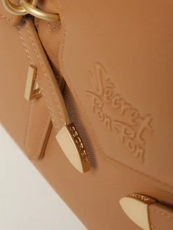 Borsa Yalis Grain Medium Secret Pon-Pon in pelle sintetica saffiano