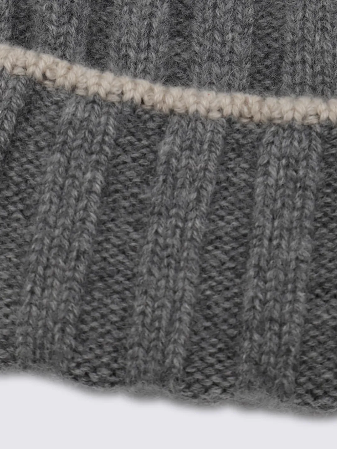 Cappello Brunello Cucinelli in cashmere a coste