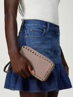 Clutch Rockstud Valentino Garavani in pelle a grana