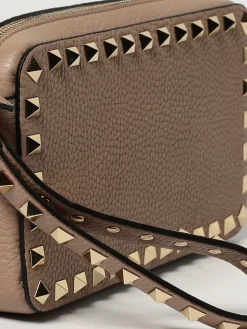 Clutch Rockstud Valentino Garavani in pelle a grana