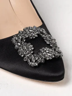 Décolleté Hangisi Manolo Blahnik in raso con fibbia gioiello