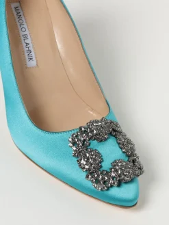 Décolleté Hangisi Manolo Blahnik in raso con fibbia gioiello