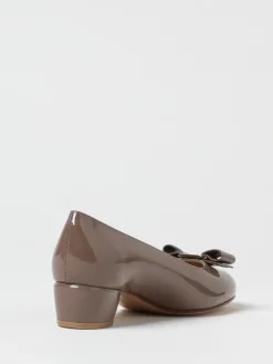 Décolleté Vara Ferragamo in pelle verniciata