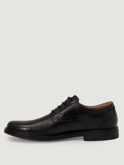 Derby Clarks in pelle