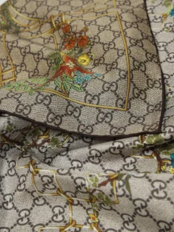 Foulard Gucci in seta con stampa monogram all over
