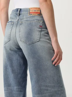 Jeans Diesel in denim di misto cotone