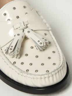 Mocassino Stuart Weitzman in pelle spazzolata con borchie