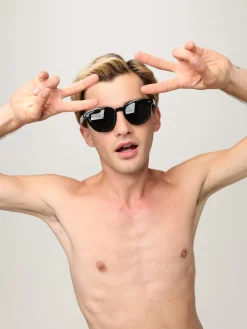 Occhiali da sole Oliver Peoples in acetato