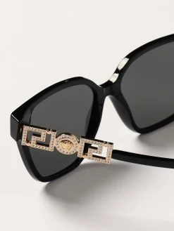Occhiali da sole Versace in acetato con strass incastonati