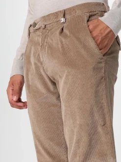 Pantalone Carrot regular in velluto mille righe Myths