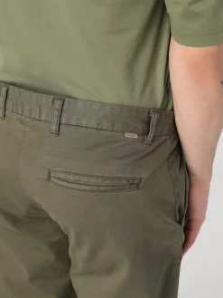 Pantalone chino Woolrich in cotone stretch