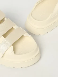 Sandalo Goldenglow UGG in gomma e nylon riciclato