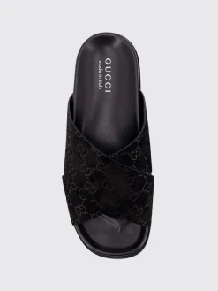 Sliders Gucci in camoscio con monogram GG goffrato