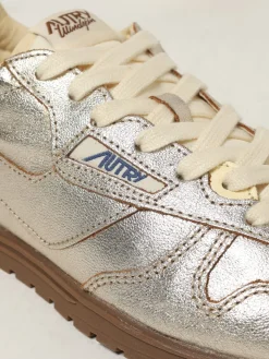 Sneakers Windspin Autry in pelle laminata