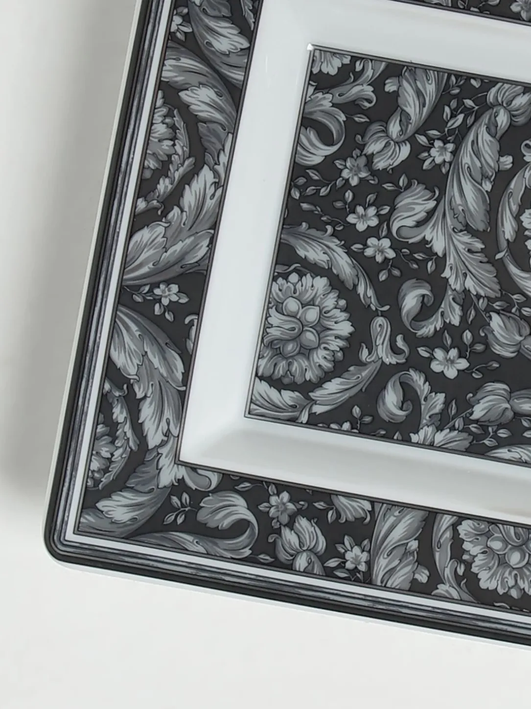 Svuota tasche Rosenthal x Versace Home in porcellana