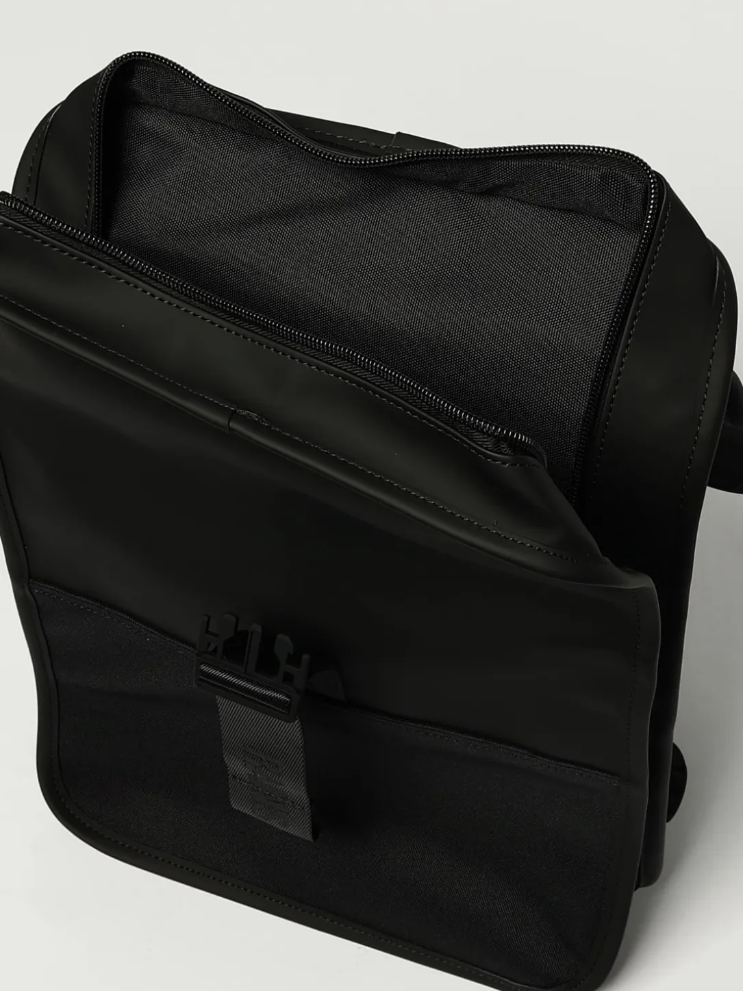 Zaino in poliestere tecnico impermeabile Rains